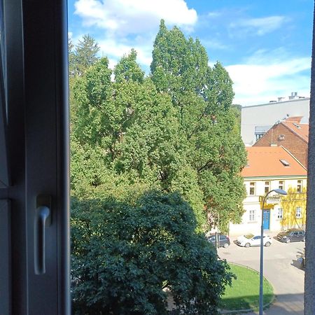 Mali Plac Apartment Zagreb Eksteriør billede