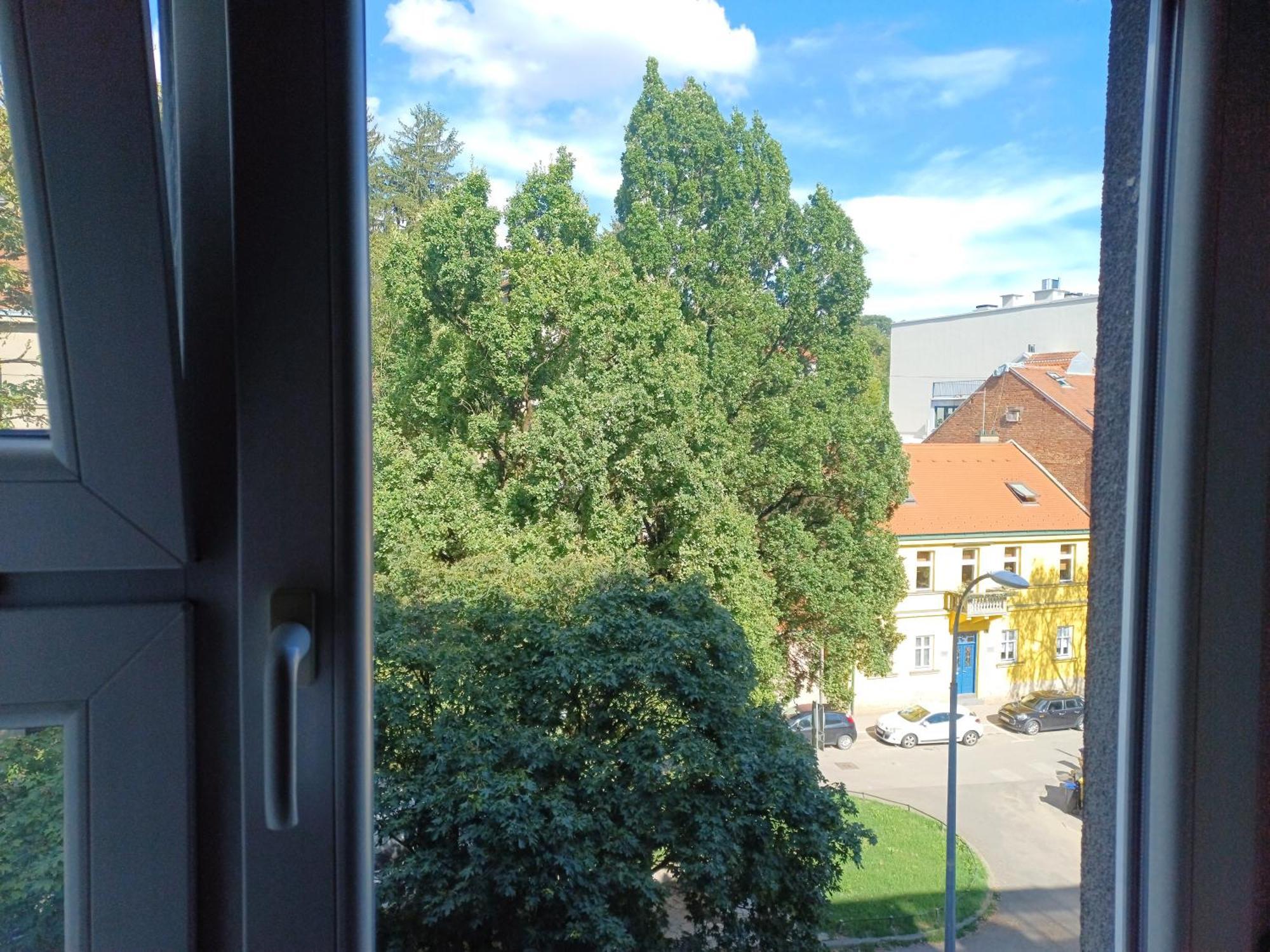 Mali Plac Apartment Zagreb Eksteriør billede